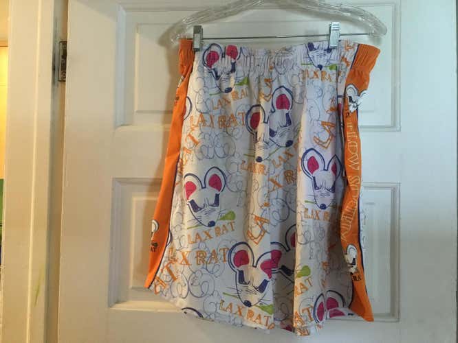 Used Adult Men's Large Other Shorts-flow society brand