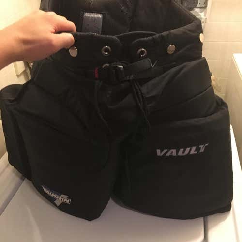 Used Medium Vaughn Hockey Goalie Pants Senior