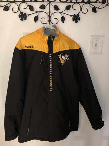 Used Adult Medium Reebok Jacket