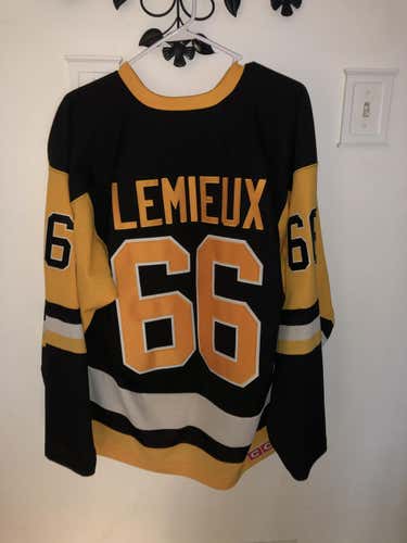 Mario Lemieux CCM Heroes of Hockey jersey