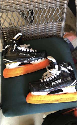 Used Bauer Supreme S190 Regular Width Size 10 Hockey Goalie Skates
