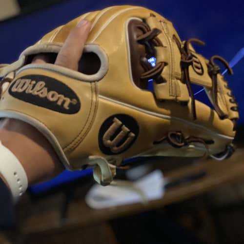 Brown Used Infield A2000 1786 11.5" Baseball Glove