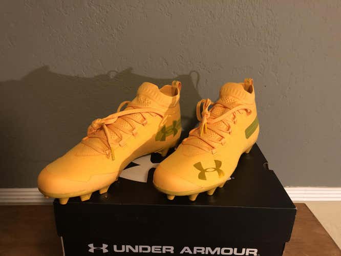 New Notre Dame Team Issued Spotlight Cleats - Under Armour - Size 10