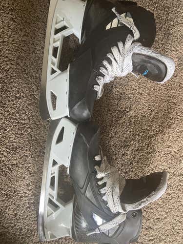 Senior Used True 2 Piece Hockey Goalie Skates Regular Width Size 9