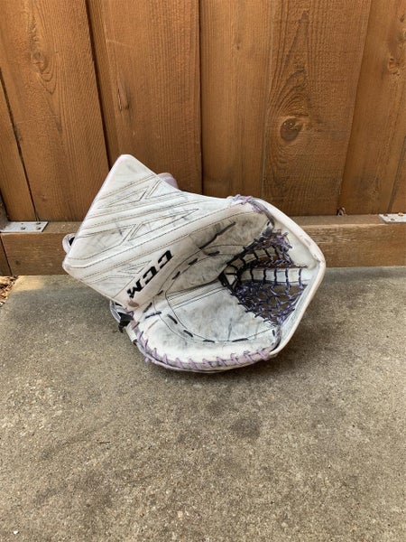 CCM E4.9 Glove