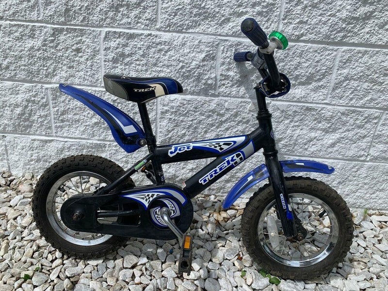 TREK Jet 12 Kids Bike 8.5 in Frame Single Bike *With Training Wheels* - NICE!!!