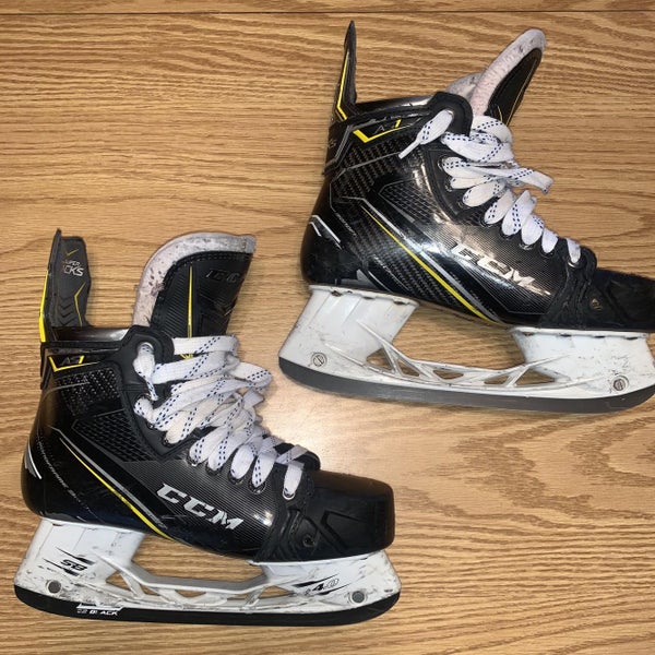 Used CCM Super Tacks AS1 Regular Width Size 9.5 Hockey Skates