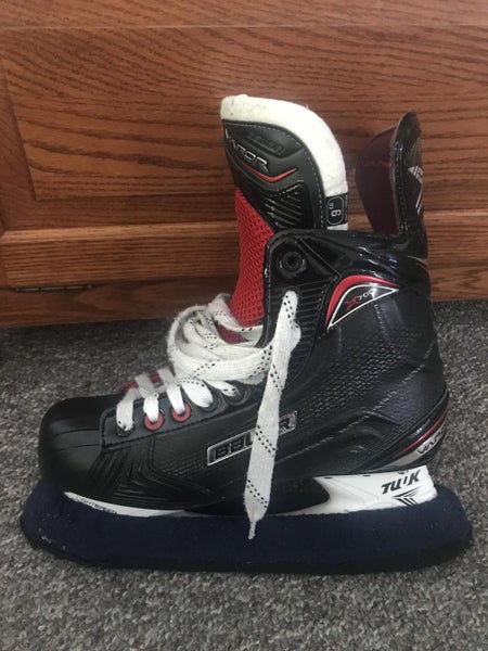 Senior Used Bauer Vapor X700 Hockey Skates Extra Wide Width Size 9