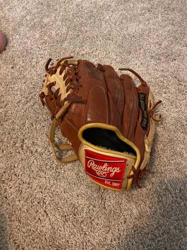 Used Pitcher's Gold Glove Elite 11.5" Baseball Glove
