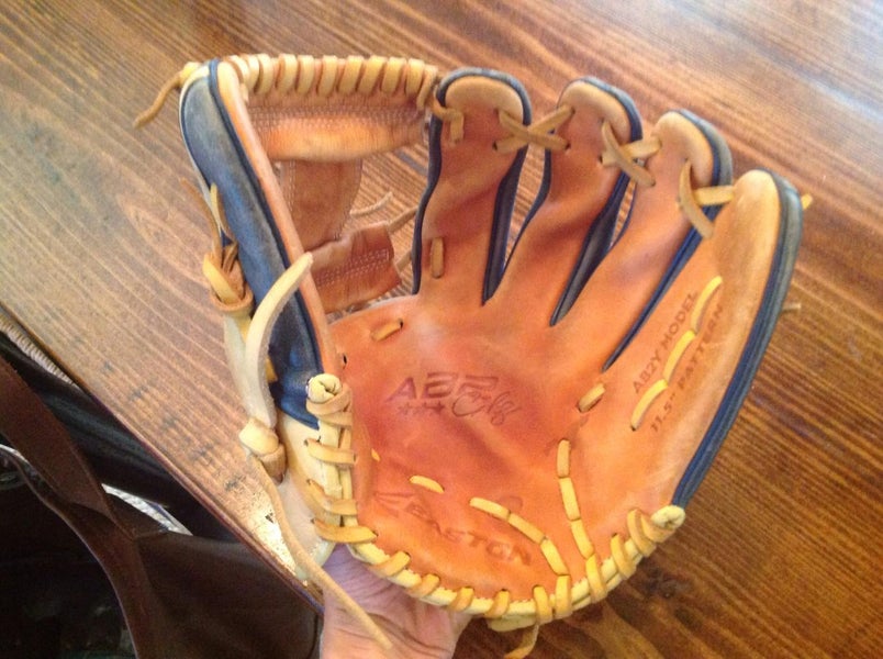 Brown Used Kid Pitch (9YO-13YO) Easton Right Hand Throw Infield Ab2y Baseball Glove 11.5"