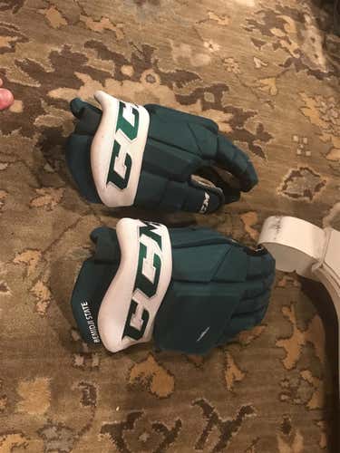 Green Used CCM HGTKPP 14" Pro Stock Gloves