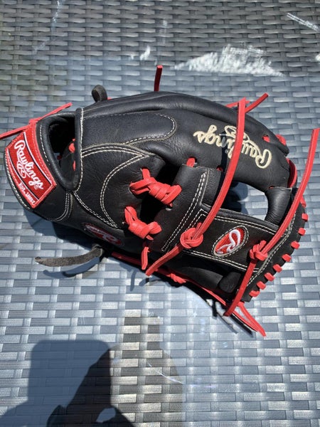 Black Used High School/College Rawlings Infield Right Hand Throw Gamer Baseball Glove 11.75"