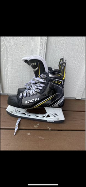 New Senior CCM Super Tacks AS1 Hockey Skates Regular Width Size 8