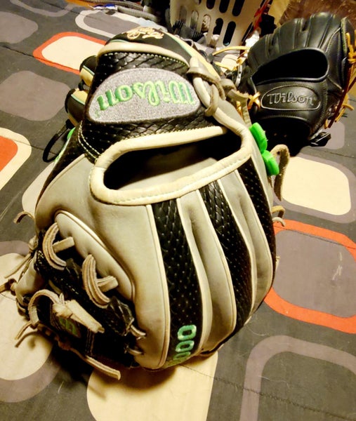 April 2019 Glove of the month ; Infield A2000 1786 Baseball Glove 11.5"