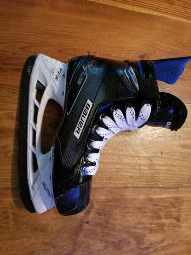 Junior Used Bauer Nexus Freeze Pro Hockey Skates Size 4.5