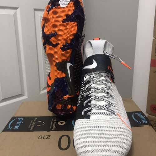 Nike Alpha Menace Elite 2 Football Cleats