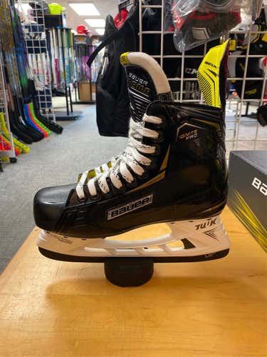 Bauer Ignite Pro Size 7 Hockey Skates