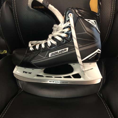 Used Bauer Supreme 150 Regular Width Size 10.5 Hockey Skates
