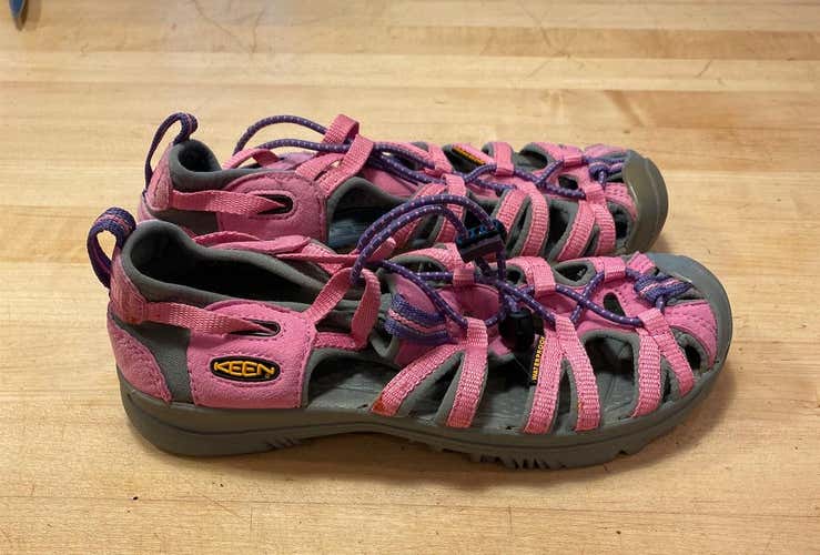 Like New Girl’s Size 4.0 Chaco Water Shoes