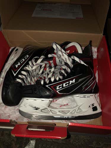 Senior Used CCM JetSpeed FT2 Hockey Skates Extra Wide Width Size 7.5