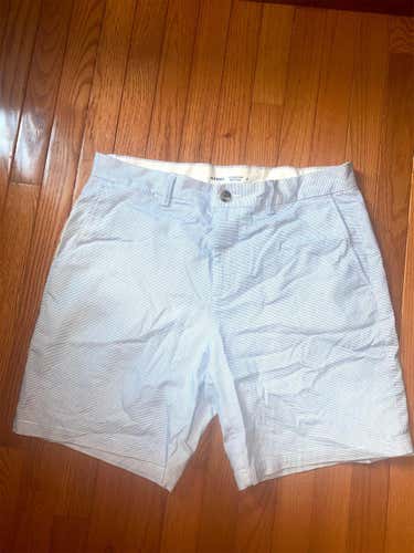 White Men's Size 34 Old Navy Golf Shorts