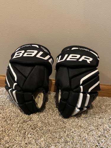Black Used Junior Bauer Vapor X:lite Gloves 12"