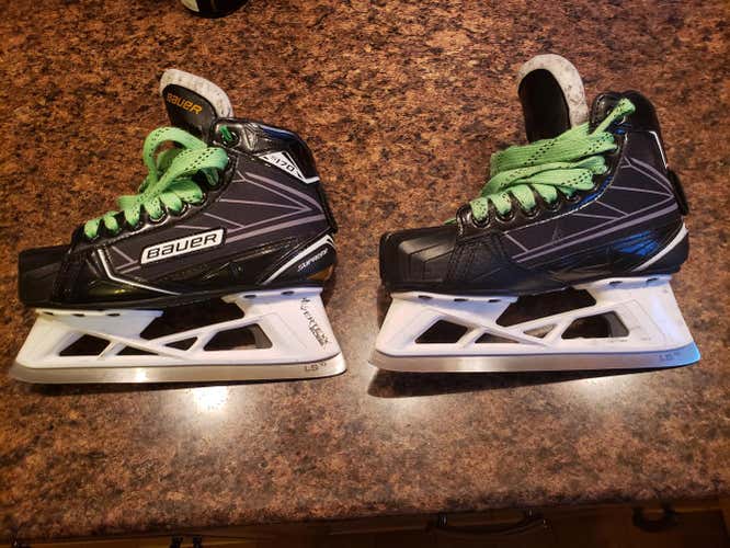 Junior Used Bauer Supreme S170 Hockey Goalie Skates Extra Wide Width Size 2