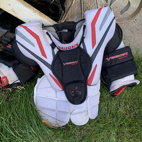 Used Vaughn Vision 9200 Junior Medium Goalie Chest Protector (White/Black/Red)