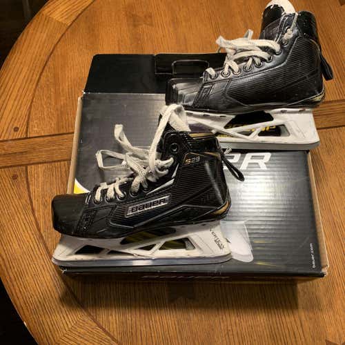 Used Bauer Supreme S29 Regular Width  Size 3.5 Hockey Goalie Skates