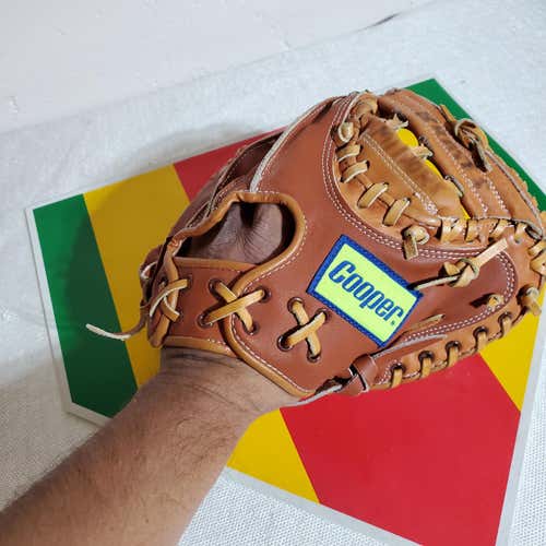 Used Other Right Hand Throw Vintage Cooper Diamond 222 Baseball Glove 32"