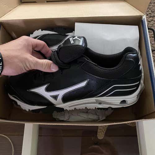 Black Men's Size 10 (Women's 11) Low Cut