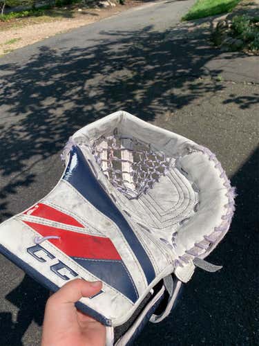 White Used Regular P2.5 Junior Goalie Glove