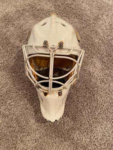 Used Bauer 940 Goalie Mask Large/Fit 3