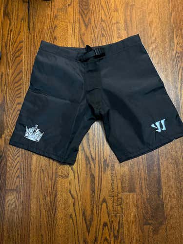 LA KINGS Pro stock Shell Medium