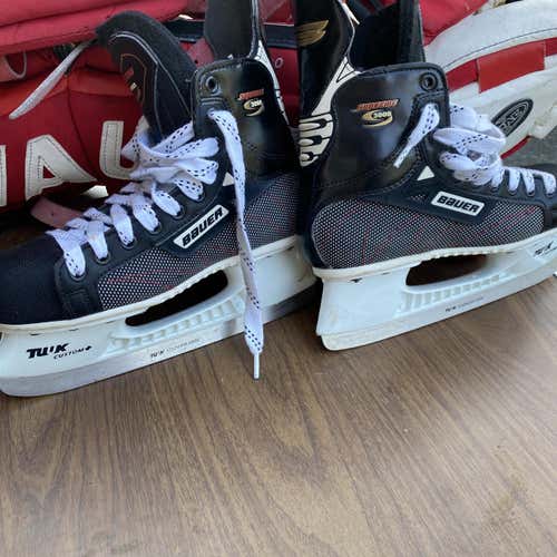 Used Bauer Regular Width Size 6 Hockey Skates