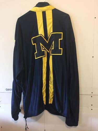 UNIVERSITY OF MICHIGAN GAME USED TEAM ISSUED  NIKE SHOOTER PANTS AND TOP.