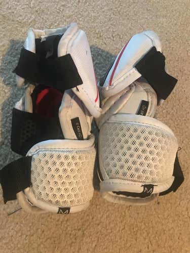 Used Medium Easton  Synergy 850 Elbow Pads