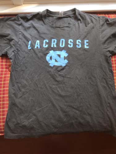 UNC Lacrosse Shirt Medium