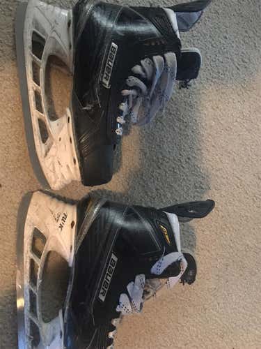 Used Bauer Supreme MX3 Regular Width Size 4 Hockey Skates