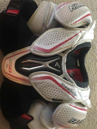 Used Medium Easton Synergy 300 Shoulder Pads