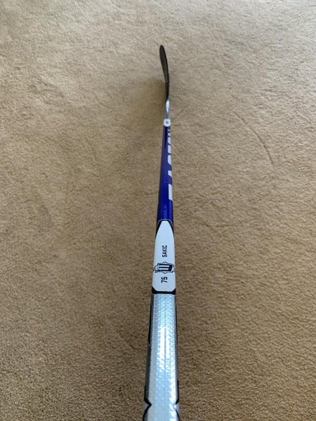 Easton Handed SE16 Hockey Stick 75 flex sakic