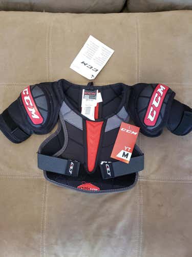 New Youth Medium CCM QuickLite Shoulder Pads