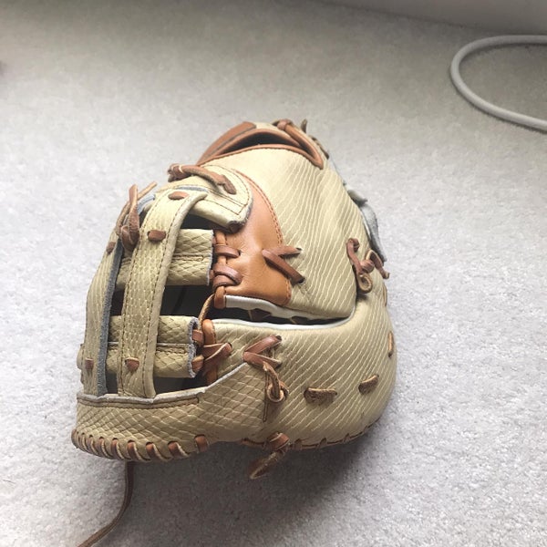 TRADE OR OFFER 44Pro Blonde Snakeskin with Tan Accents 13.25" First Base Mitt