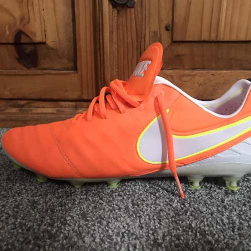 New Size 10 (Women's 11) Nike Tiempo Legend VI Cleats