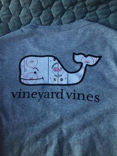 Vineyard Vines Hockey Longsleeve (Boys LG)