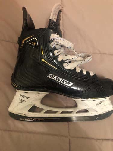 Used Bauer Supreme 2S Pro Regular Width Size 4 Hockey Skates