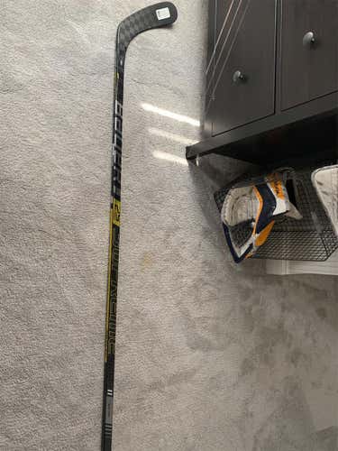 New Right Handed Supreme 2S Pro  Hockey Stick