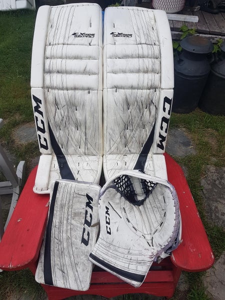 White Used Senior 33" CCM Regular Extreme Flex Pro Goalie Full Set Pro Stock