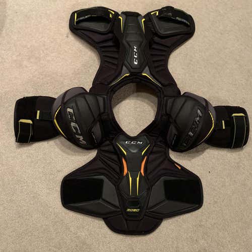 Used Small CCM Tacks 9080  Shoulder Pads