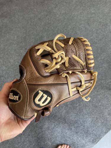 Brown Used Kid Pitch (9YO-13YO) Wilson Right Hand Throw Infield A800 Baseball Glove 11"